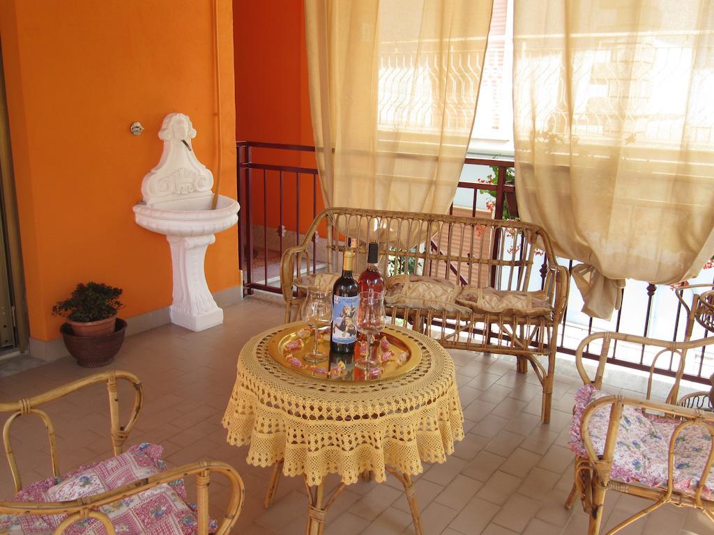 Frascineto Montagne Rocciose Bed & Breakfast エクステリア 写真