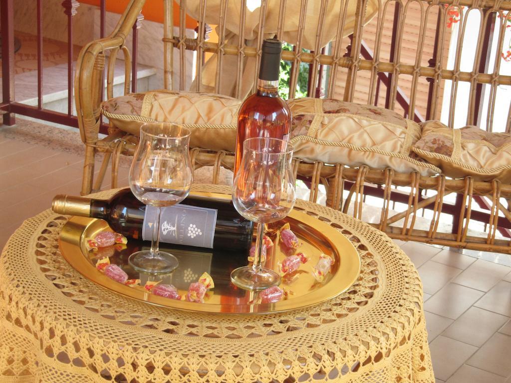 Frascineto Montagne Rocciose Bed & Breakfast エクステリア 写真