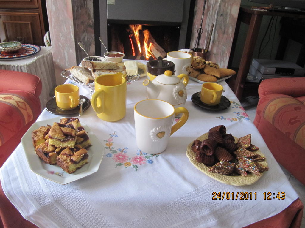 Frascineto Montagne Rocciose Bed & Breakfast エクステリア 写真