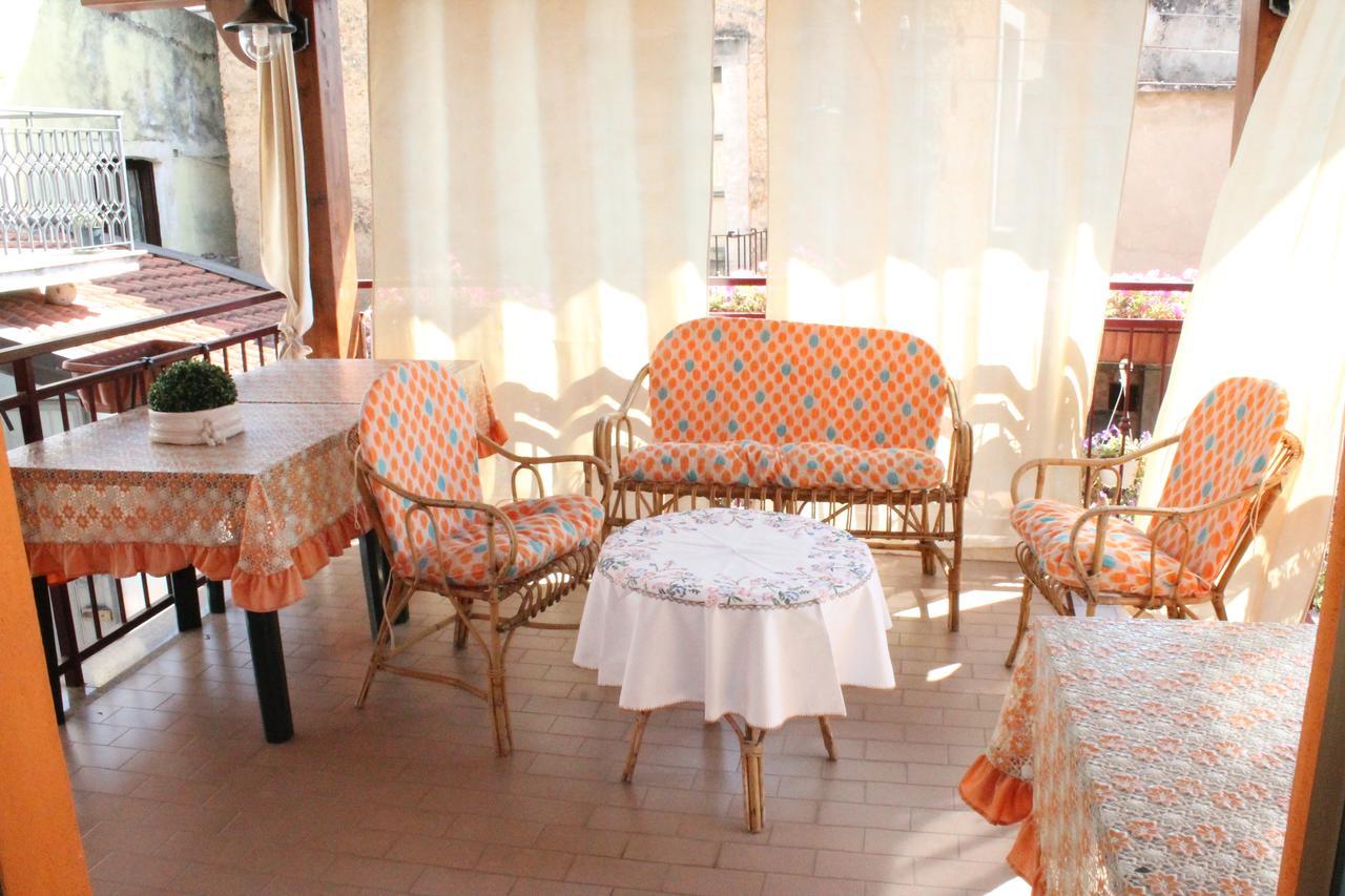 Frascineto Montagne Rocciose Bed & Breakfast エクステリア 写真